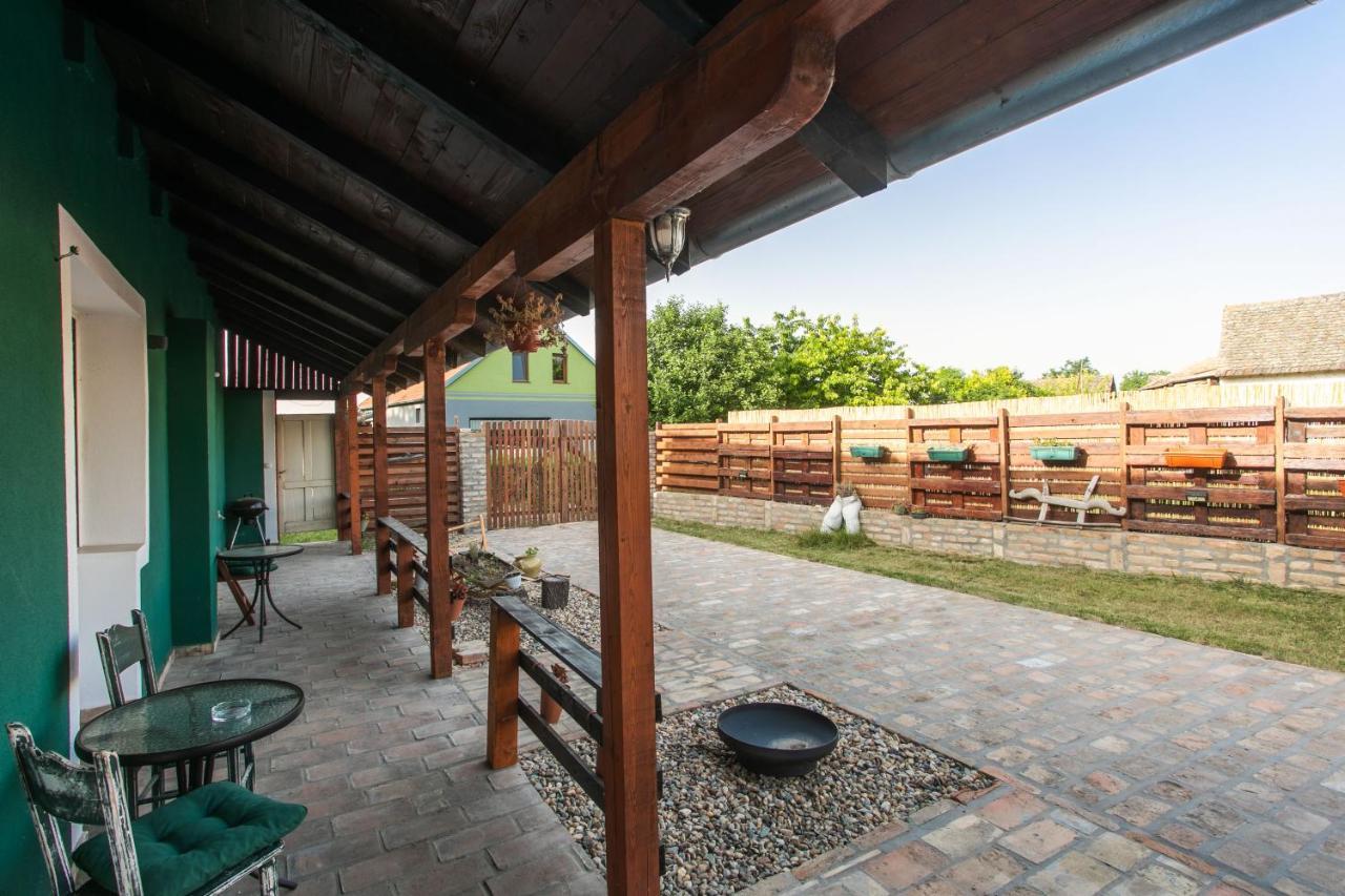 Apartamento Seosko Domacinstvo Pustolov Stari Banovci Exterior foto